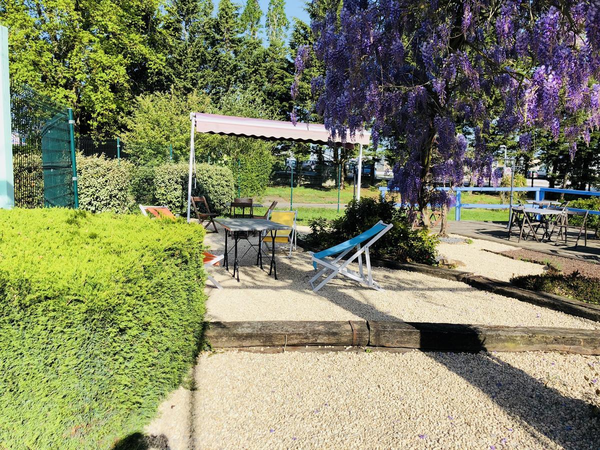 Hotel Au Relais Des Lilas Parthenay Exterior foto